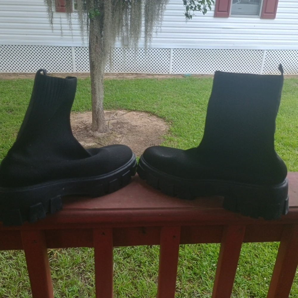 Black Chunky Platform Boots
